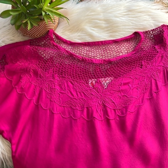 made in Hawaii floral embroidered mesh top - Picture 5 of 7